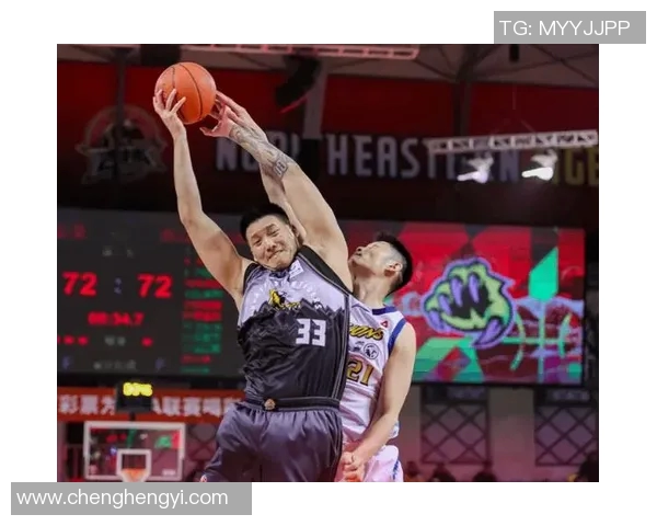 广东旧将立功了！生死时刻抢到前场篮板打中2分，带队掀翻广厦
