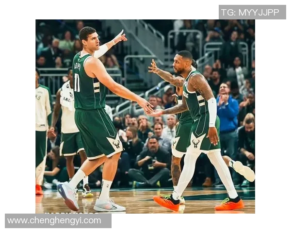 雄鹿力克强敌魔术,字母哥赛后忍不住露出坏笑与队友击掌 雄鹿力克强敌魔术,字母哥赛后忍不住露出坏笑与队友击掌